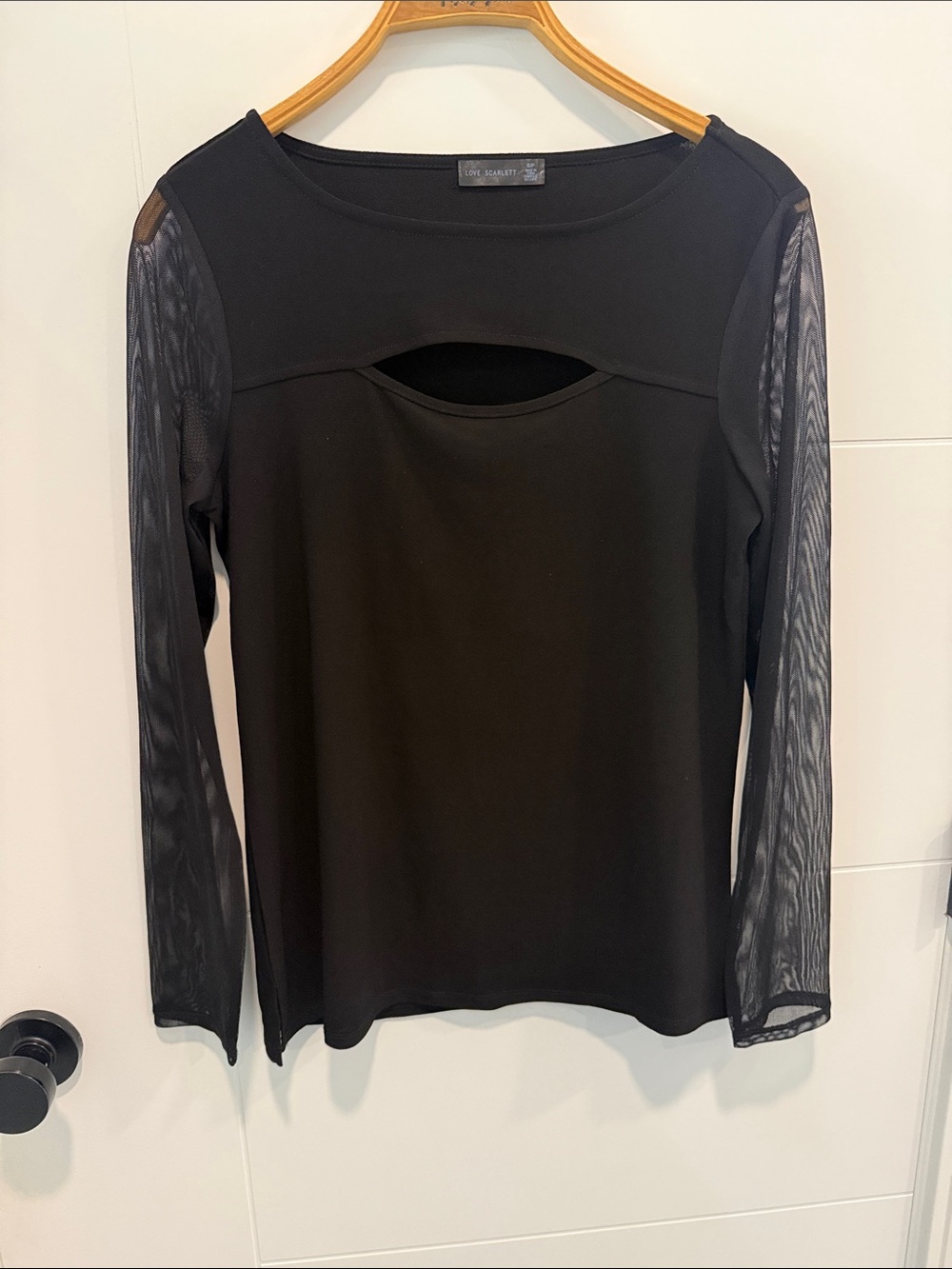 Love Scarlett Black Women's Long-Sleeve Mesh Sleeve Cutout Top